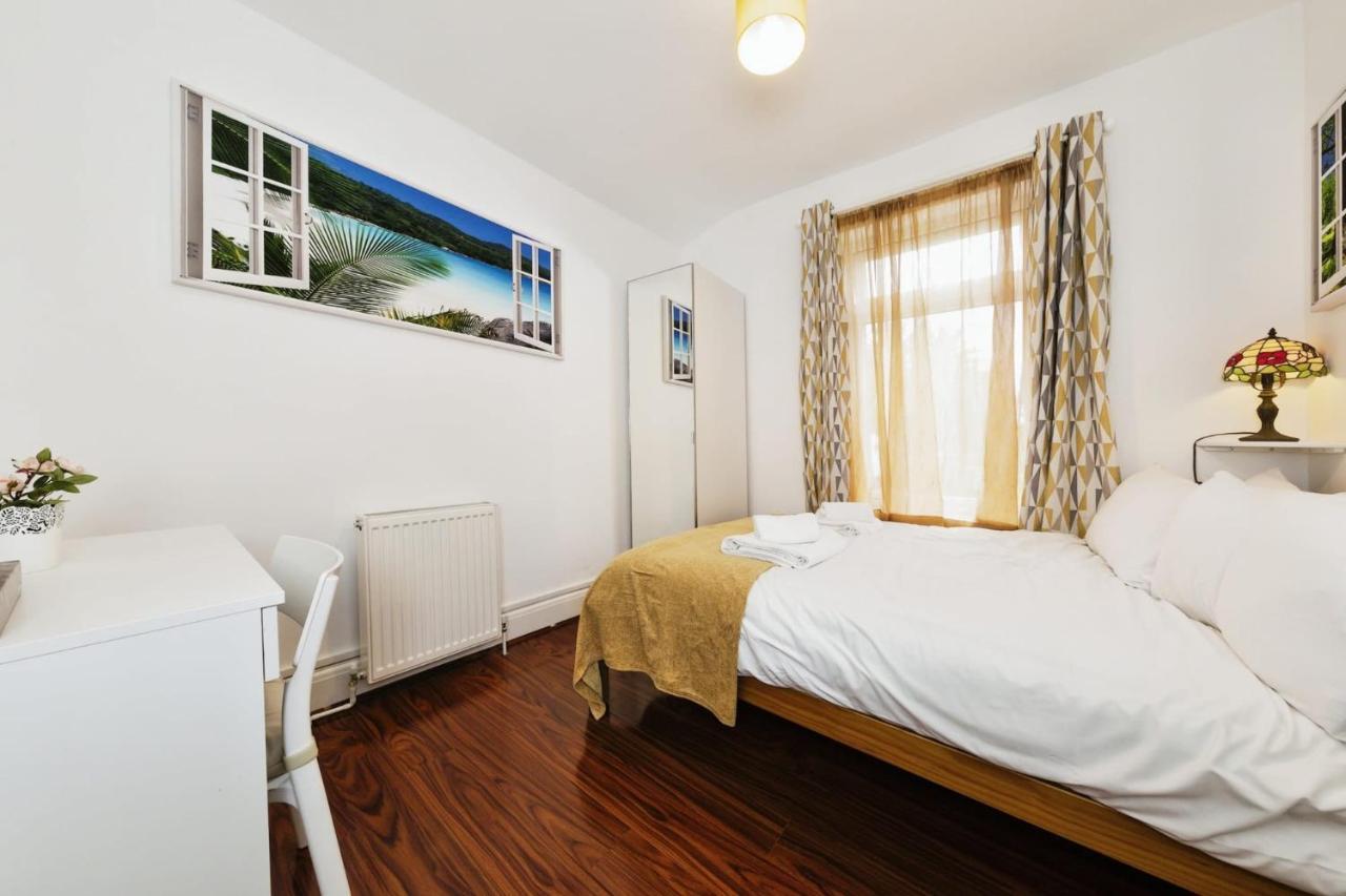 Your Chic 3Br Home Comfort And Style In ロンドン エクステリア 写真