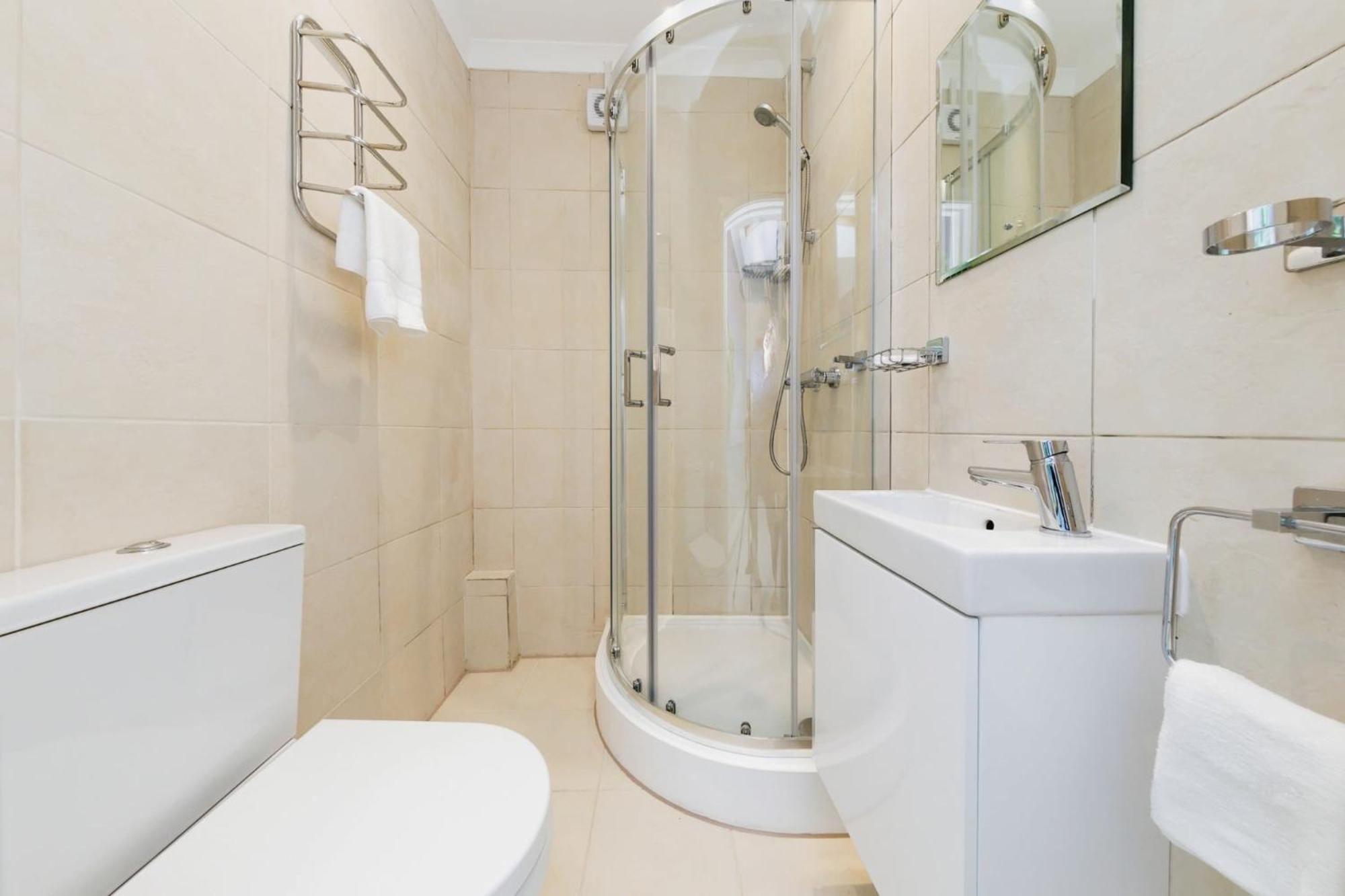 Your Chic 3Br Home Comfort And Style In ロンドン エクステリア 写真