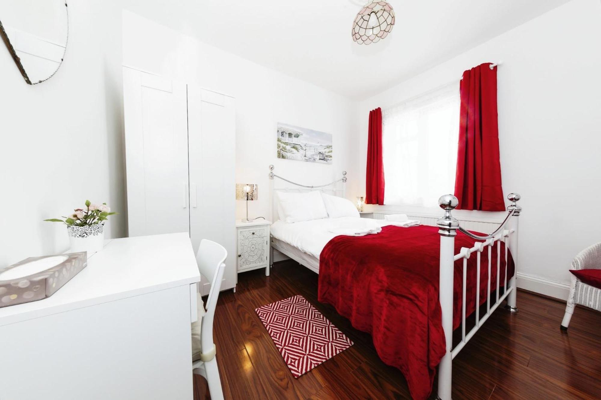 Your Chic 3Br Home Comfort And Style In ロンドン エクステリア 写真